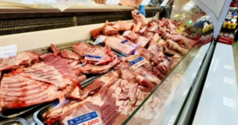 Giá heo hơi giảm mạnh tại miền Bắc và Trung, miền Nam ổn định trong tuần đầu năm