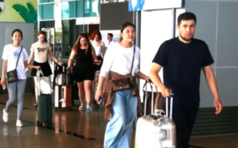 Giá đồ ăn sân bay cao ngất: Nguyên nhân từ chi phí mặt bằng đến cạnh tranh yếu