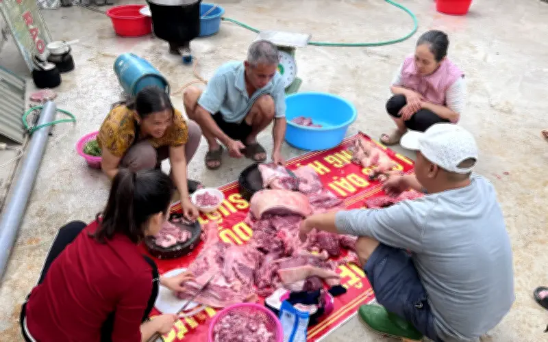 Giữ Nếp 'Đụng Lợn', 'Đụng Bánh' Ngày Tết: Sẻ Chia Và Gắn Kết Gia Đình