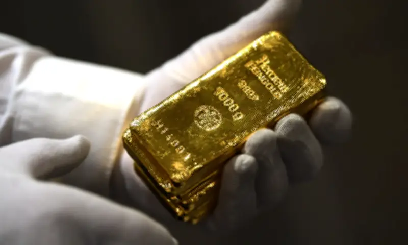 Giá Vàng Thế Giới Bật Mạnh Trở Lại Mốc 5.000 USD Mỗi Ounce