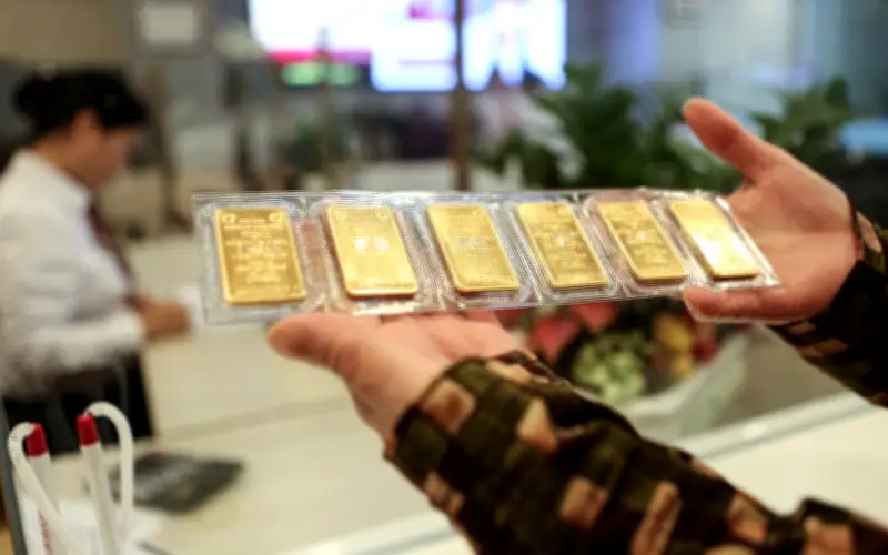 Giá Vàng Thế Giới Sụt Giảm Mạnh Sau Đàm Phán Iran - Mỹ, Chênh Lệch Trong Nước Cao Kỷ Lục