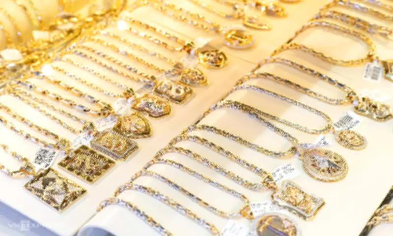 Giá vàng tăng mạnh 2 triệu đồng mỗi lượng ngày mùng 5 Tết, chênh lệch quốc tế vẫn cao