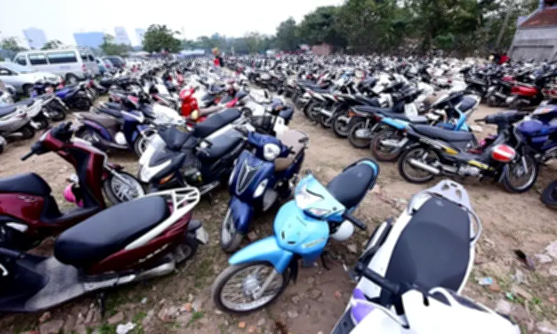 Gửi Xe Tết 50.000 Đồng: Mô Hình Kinh Doanh Dựa Trên Niềm Tin Giữa Người Dân