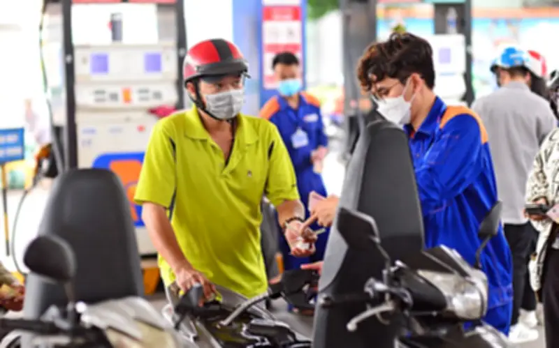 Giá xăng dầu đồng loạt tăng từ chiều nay, nhiều mặt hàng biến động mạnh