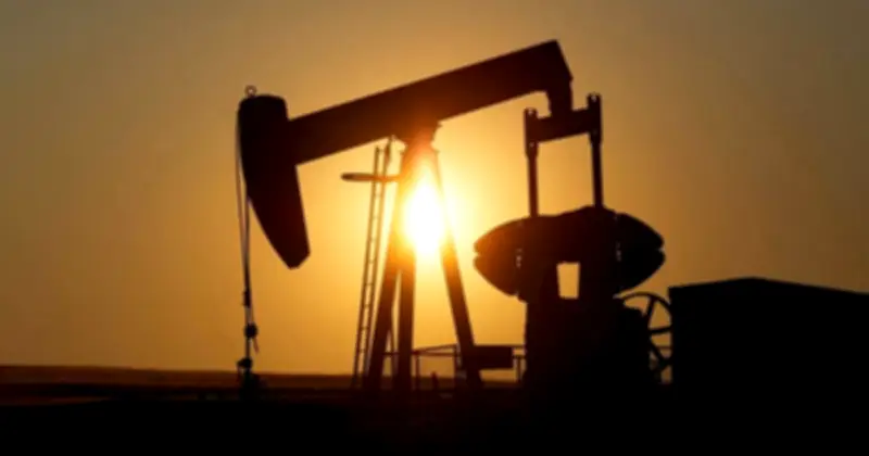 Giá xăng dầu nhích nhẹ, dầu Brent tăng 0,3% lên 67,75 USD/thùng