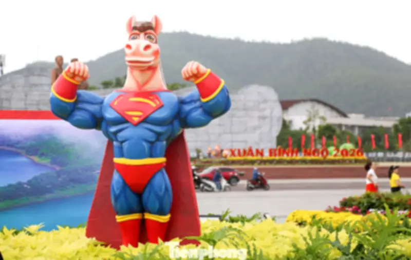 Gia Lai khánh thành cụm linh vật Xuân Bính Ngọ 2026 lấy cảm hứng từ Thánh Gióng và đại ngàn