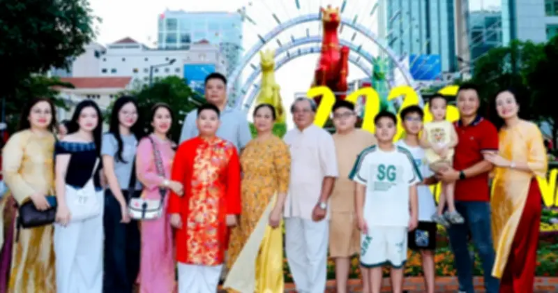 Gia đình miền Bắc trải nghiệm Tết Sài Gòn: Đường phố thông thoáng, mâm cơm đậm chất phương Nam