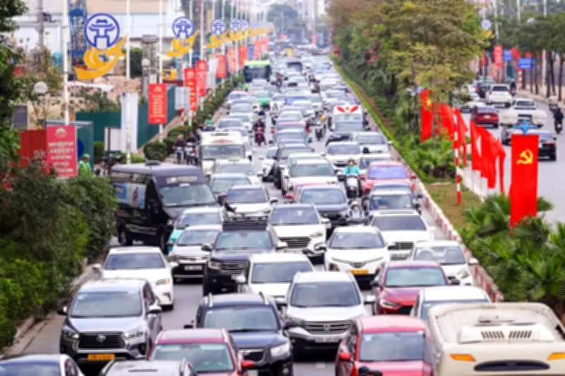 Giao thông cao tốc về Hà Nội, TP.HCM ngày mùng 6 Tết: Tắc nghẽn cục bộ, ùn ứ kéo dài