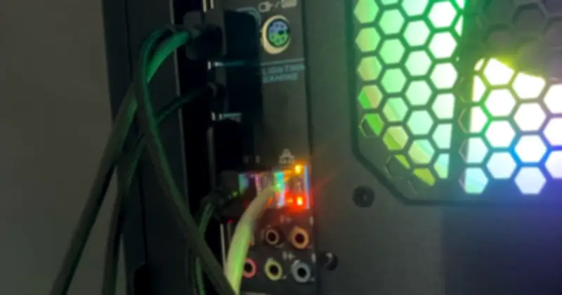 Giải mã ý nghĩa ba màu đèn báo trên cổng Ethernet: Xanh, hổ phách, đỏ