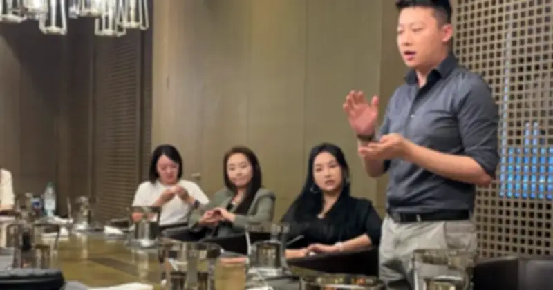 Giải Thưởng '365 Ngày Nghỉ Phép Hưởng Lương' Gây Sốt Trong Tiệc Tất Niên