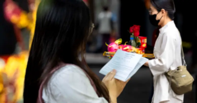 Giới trẻ đổ về chùa Hà cầu duyên cuối năm, không gian tâm linh nhộn nhịp