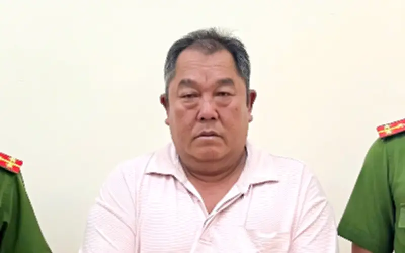 Giám đốc doanh nghiệp bị bắt vì chôn lấp trái phép hơn 1.147 tấn chất thải