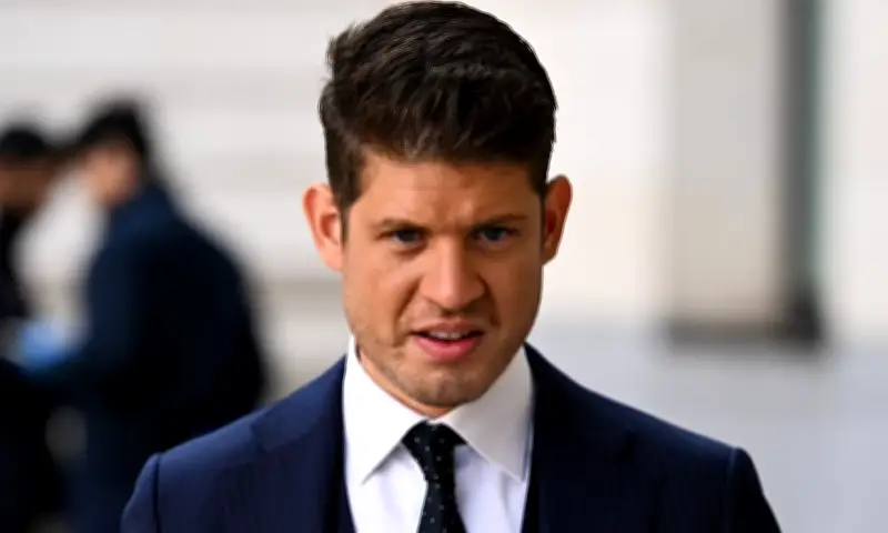 Giám đốc trẻ lừa bán 60.000 linh kiện giả máy bay, gây thiệt hại ảng 40 triệu bảng