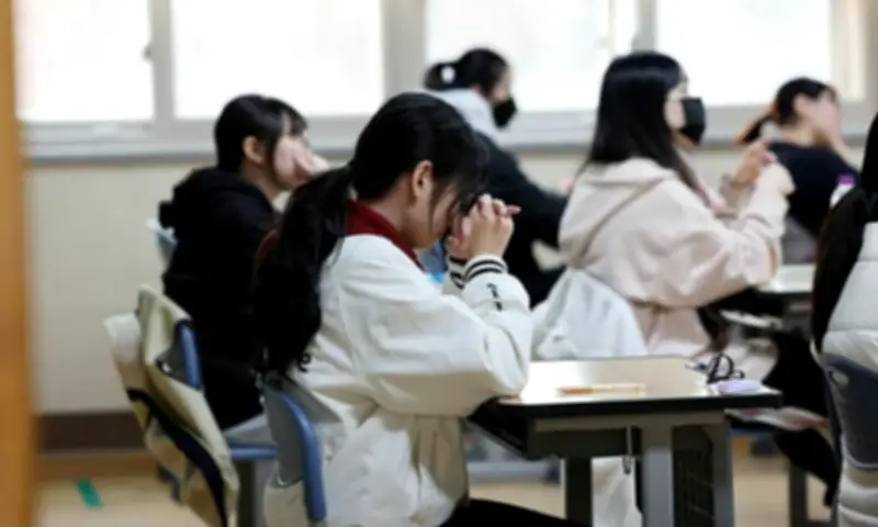 Giám khảo Hàn Quốc 'kiệt sức' vì ra đề thi đại học đối đầu với AI