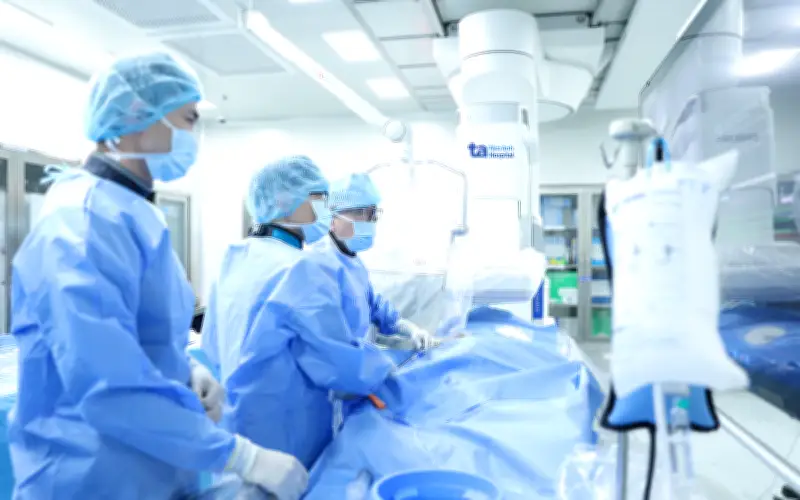 Giáo sư Võ Thành Nhân được công nhận chuyên gia cấy máy tạo nhịp không dây thế hệ mới đầu tiên tại Việt Nam