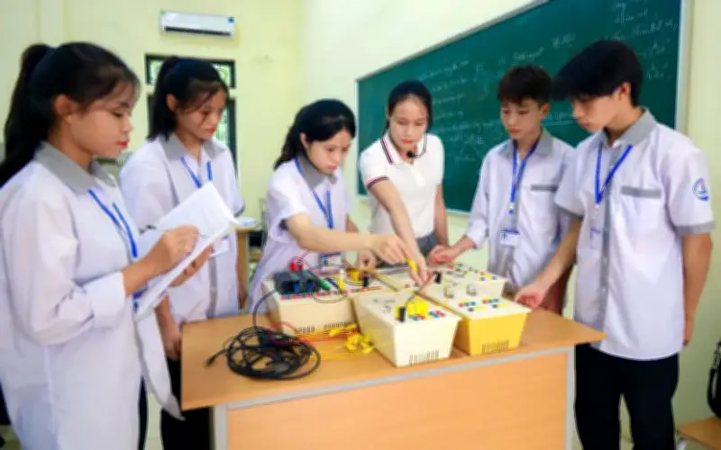 Giáo viên giáo dục thường xuyên không bị giới hạn kiêm nhiệm, có chế độ làm việc riêng