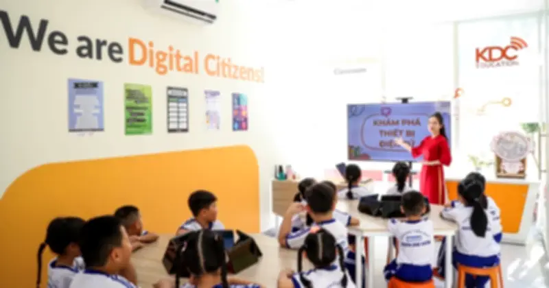 Giáo viên thế hệ Z: Từ người truyền đạt kiến thức đến 'dịch vụ giáo dục' đầy sáng tạo