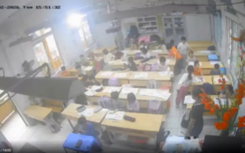 Giáo viên tạm ngừng đứng lớp sau sự việc học sinh liếm đất trong giờ Đạo đức