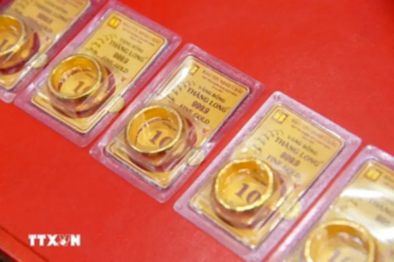 Giá vàng ngày 10/2: Biến động nhẹ, tiếp tục bám sát giá thế giới