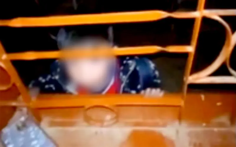 Học sinh lớp 1 bị bỏ quên trong lớp tối, giáo viên bị tạm đình chỉ công tác