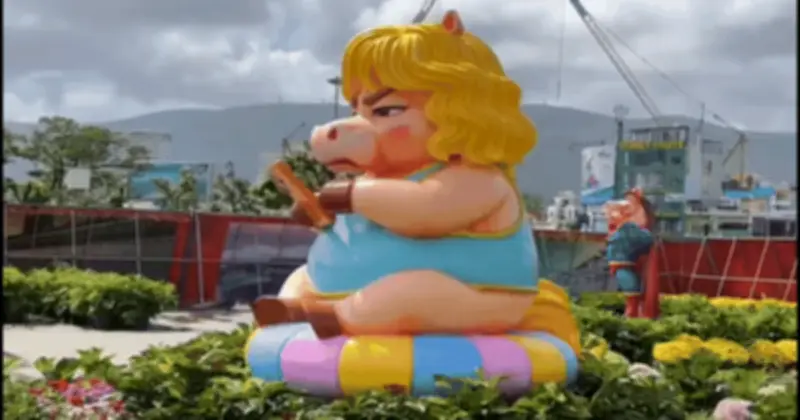 Linh vật ngựa mặt quạu ở Quy Nhơn gây tranh cãi: Biểu tượng hay thảm họa?