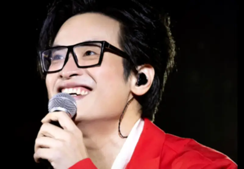 Hà Anh Tuấn: Từ 'Nhà Hát Con Sò' Đến Di Sản Âm Nhạc Bền Vững Trên Nền Tảng Số