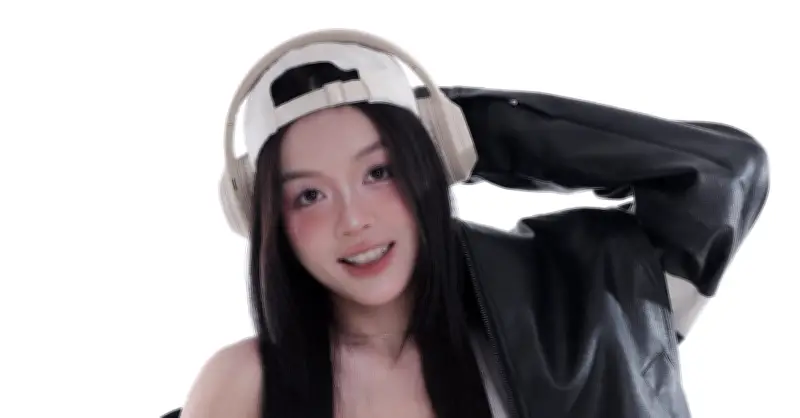 Hà Kiều Vy phá cách với hình ảnh thời thượng, khác xa vẻ dịu dàng thường thấy