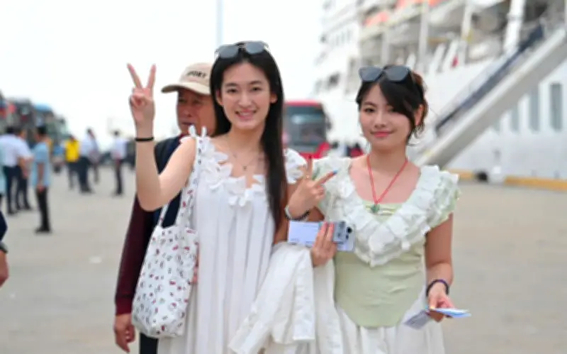 Hạ Long Đón Những Chuyến Tàu Đầu Năm, Khởi Đầu Mùa Du Lịch Sôi Động