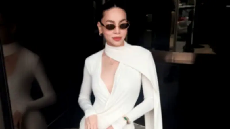 Hồ Ngọc Hà: Bí quyết giữ dáng tuổi 40 với yoga và chế độ ăn nghiêm ngặt