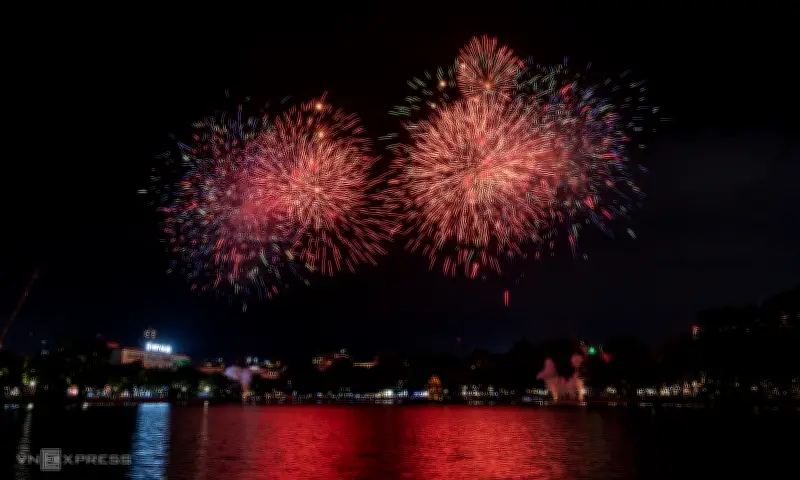 Hà Nội Bắn Pháo Hoa Giao Thừa Bính Ngọ Tại 34 Điểm, Gợi Ý Vị Trí Ngắm Đẹp