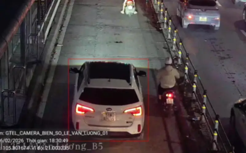 Hà Nội: Camera AI Phát Hiện 21 Trường Hợp Vượt Đèn Đỏ Từ 26/2 Đến 27/2