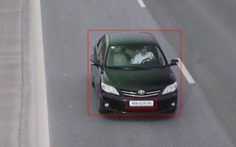 Hà Nội: Camera AI trích xuất 30 trường hợp vượt đèn đỏ từ ngày 18-19/2