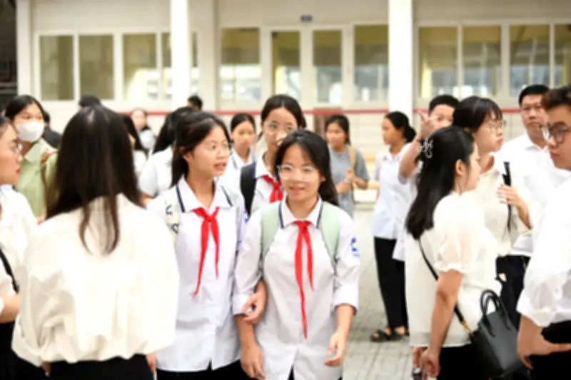 Hà Nội chưa chốt lịch thi lớp 10, dư luận bàn tán về thời điểm tổ chức sớm hay muộn