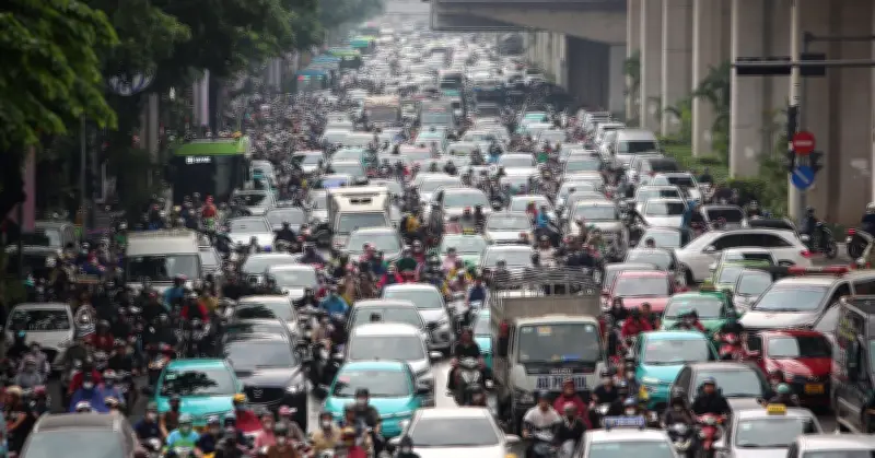 Hà Nội công bố lộ trình chuyển đổi 100% taxi xăng dầu sang xe điện