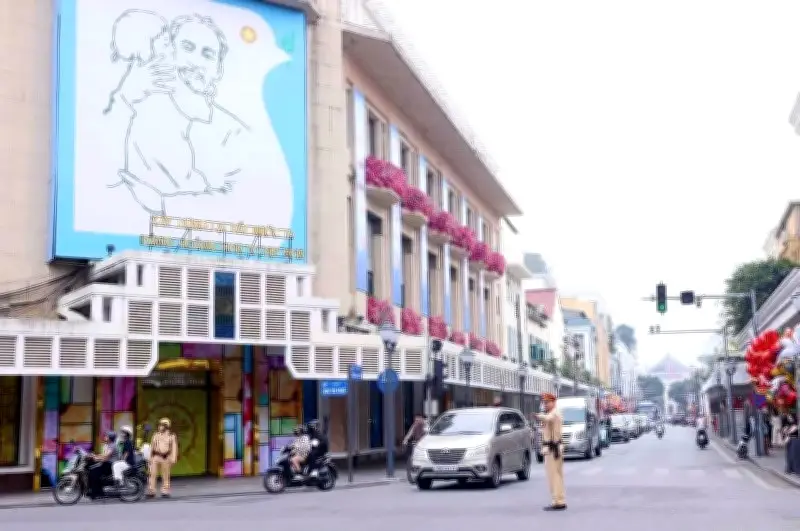 Hà Nội: Gần 1.300 vi phạm nồng độ cồn trong 5 ngày Tết, tai nạn giao thông giảm mạnh