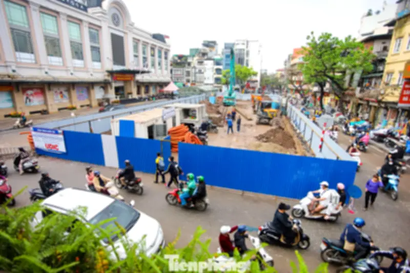 Hà Nội khẩn trương thi công bể ngầm khổng lồ 2.500m³ chống ngập tại chợ Hàng Da