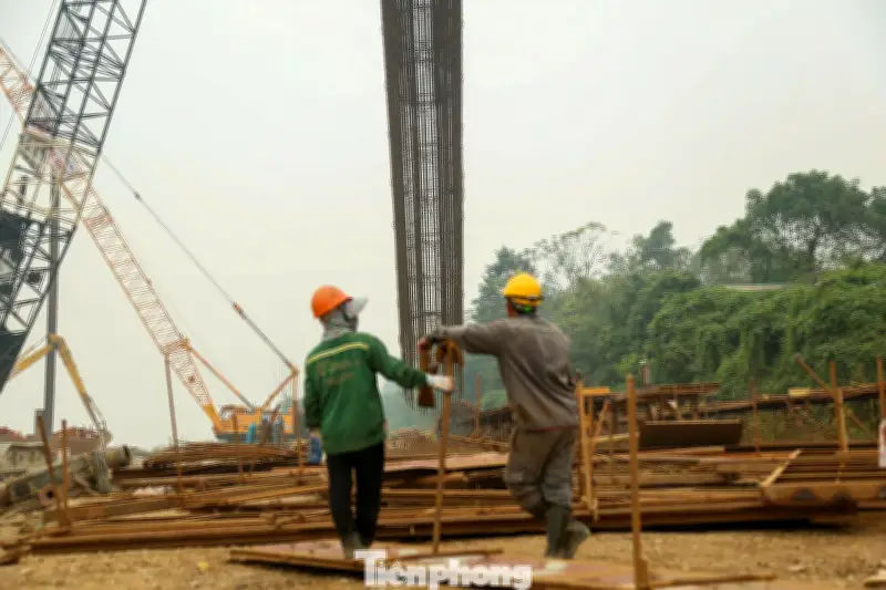 Hà Nội khẩn trương thi công cầu, đường xuyên Tết để đảm bảo tiến độ