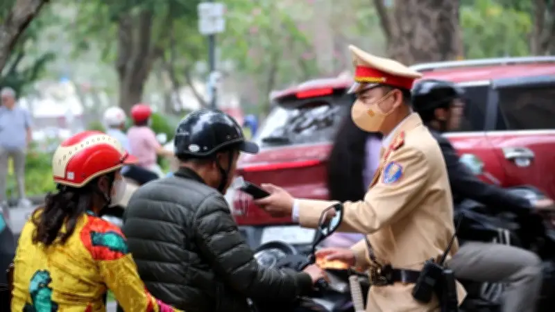 Hà Nội Kiểm Tra Nồng Độ Cồn Đồng Loạt Ngay Mùng 1 Tết, Xử Lý Nhiều Vi Phạm