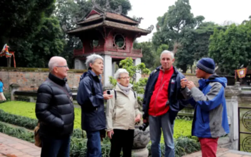 Hà Nội đón hơn 1,3 triệu lượt khách dịp Tết Bính Ngọ, doanh thu tăng vọt