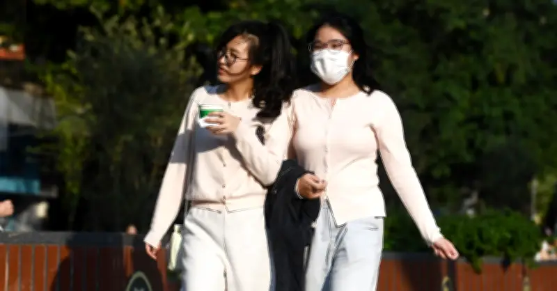 Hà Nội đón không khí lạnh sau đợt nắng nóng lên đến 30 độ C