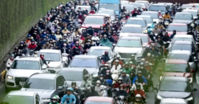 Hà Nội ùn tắc nghiêm trọng sáng đầu tuần sau Tết, nhiều tuyến đường 'chôn chân'