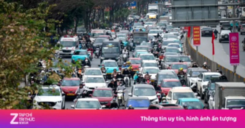 Hà Nội: Ùn tắc và thông thoáng đan xen trong ngày làm việc cuối cùng năm Ất Tỵ