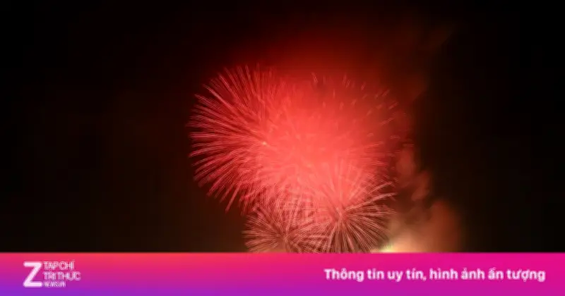 Hà Nội rực rỡ pháo hoa đón Giao thừa Bính Ngọ 2026, người dân hân hoan cầu bình an