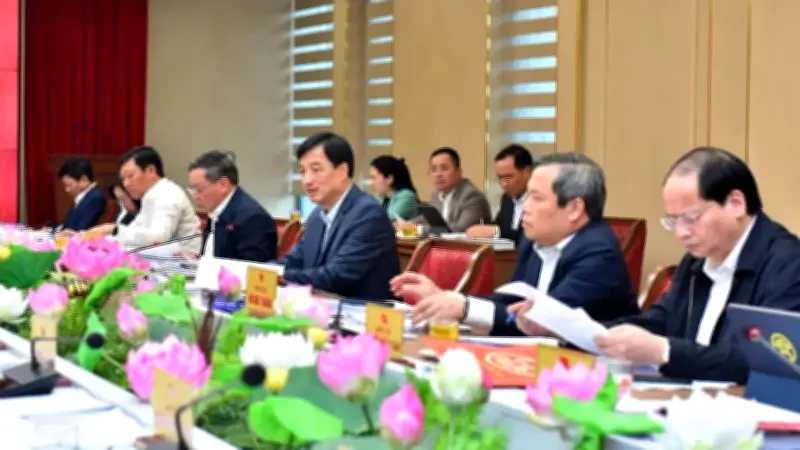 Hà Nội thực hiện nghiêm túc tinh thần 'ăn Tết gọn, làm việc sớm'