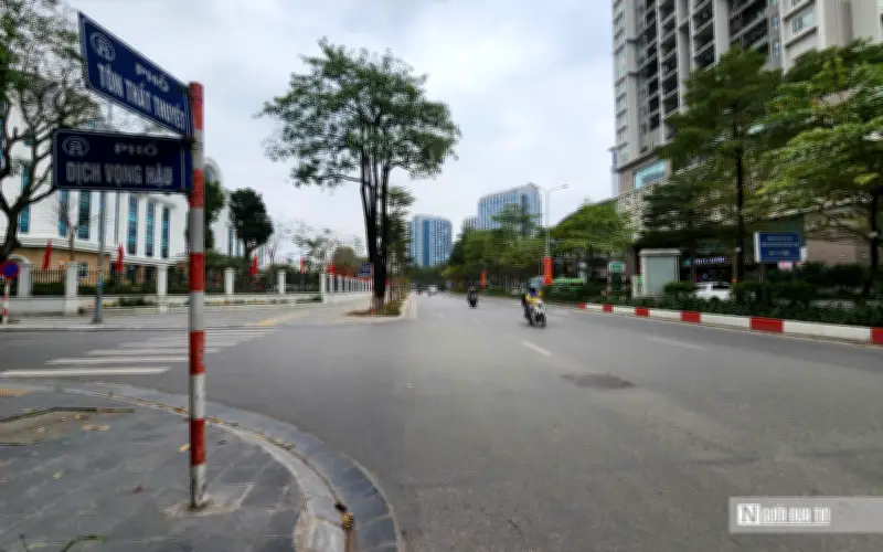 Hà Nội thông thoáng lạ thường trong ngày đầu nghỉ Tết Nguyên đán 2026