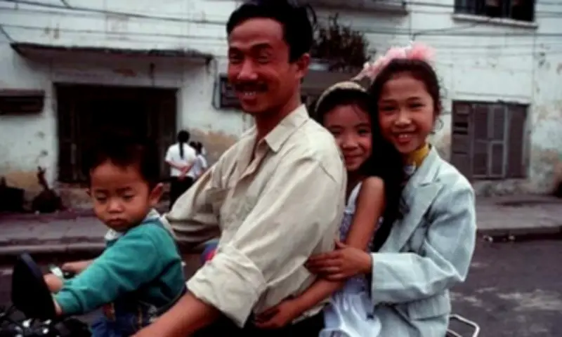 Hà Nội thập niên 1990 qua ống kính nhiếp ảnh gia Pháp Bruno Barbey