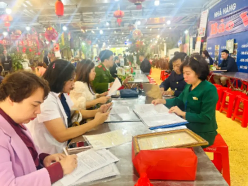 Hà Nội Xử Phạt 6 Cơ Sở Kinh Doanh Thực Phẩm Mất Vệ Sinh Tại Phủ Tây Hồ