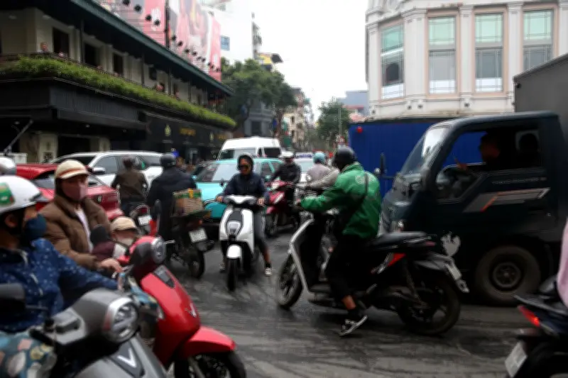 Hà Nội xây bể ngầm 2.500 m³ trước chợ Hàng Da, giao thông ùn tắc dịp Tết