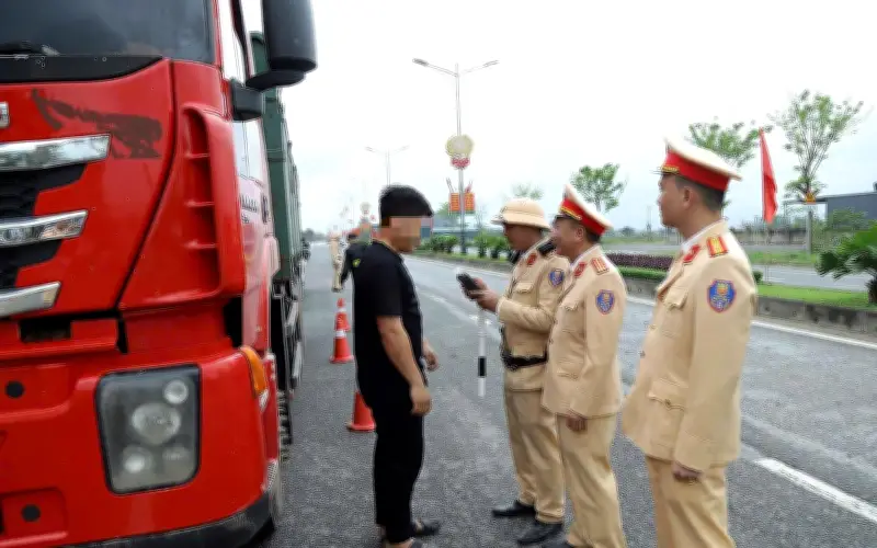 Hà Tĩnh: Hơn 400 trường hợp vi phạm giao thông bị xử phạt trong dịp Tết