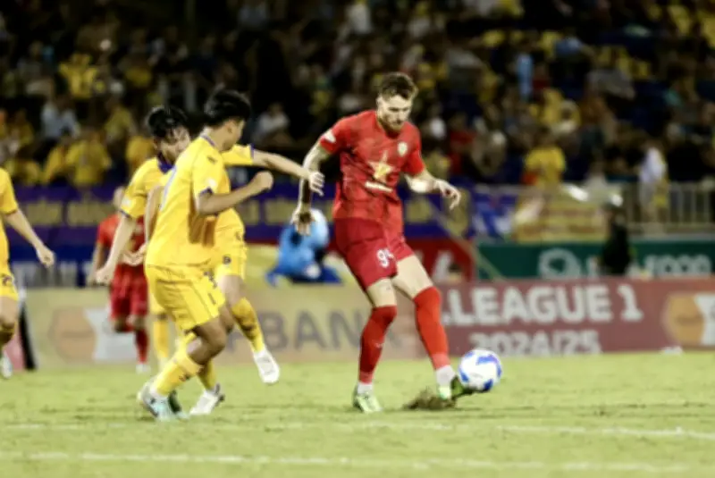 Hà Tĩnh Thắng Sông Lam Nghệ An 1-0: Ngoại Bình Tỏa Sáng Trên Sân Nhà